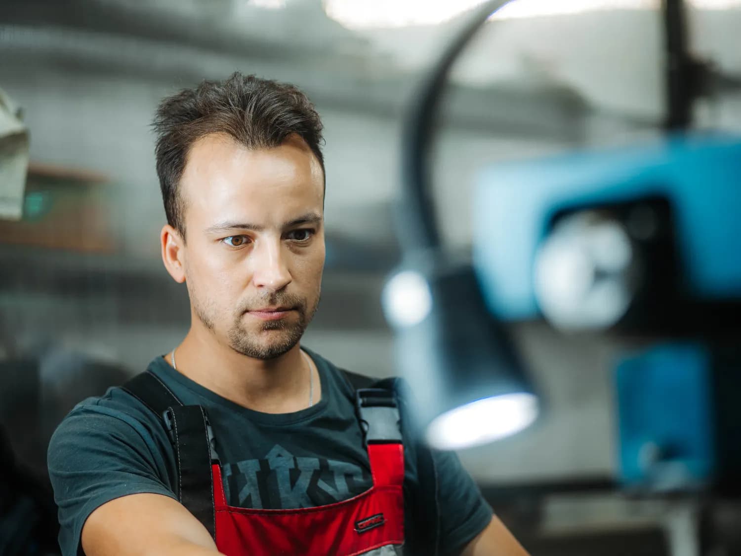 Оператор станка за работой